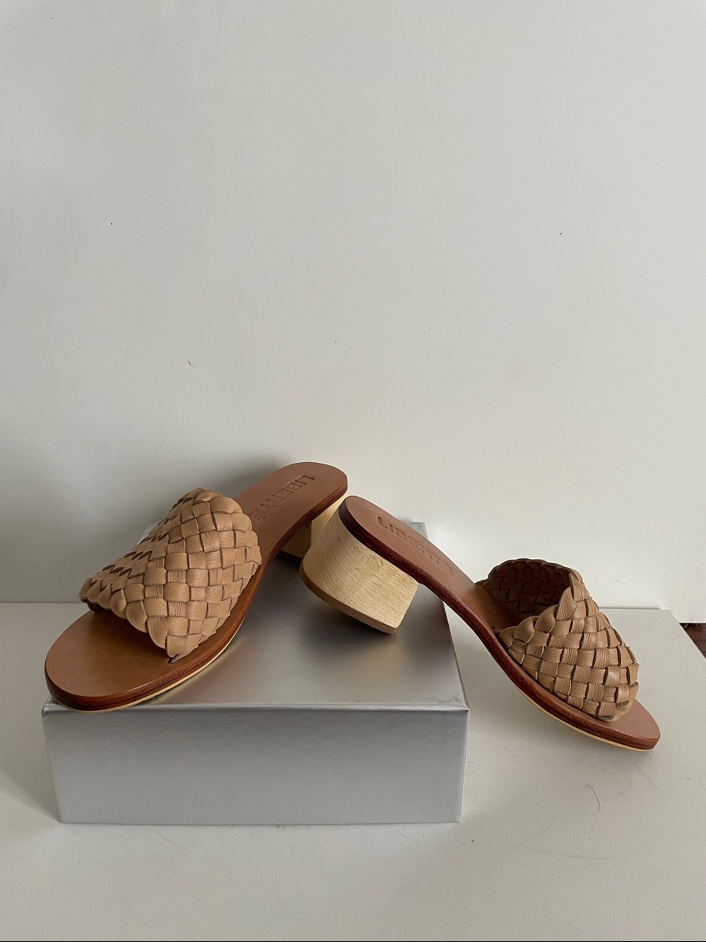 Liberte’ Santorini Genuine Leather Block Heel Nude Tan Slip on Slides Sandals 6M